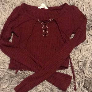 Lace-up long sleeve crop